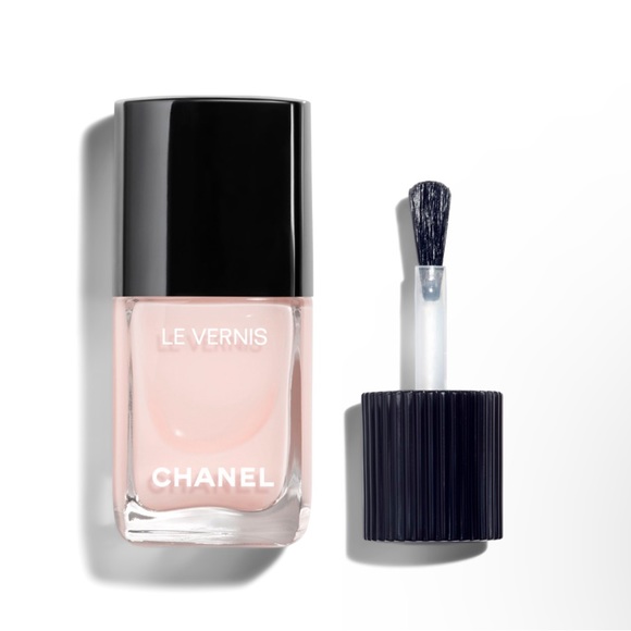 CHANEL Other - Chanel LE VERNIS Longwear Nail Colour 111 BALLERINA NIB